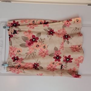 Ann Taylor floral skirt with flaired hem size 10